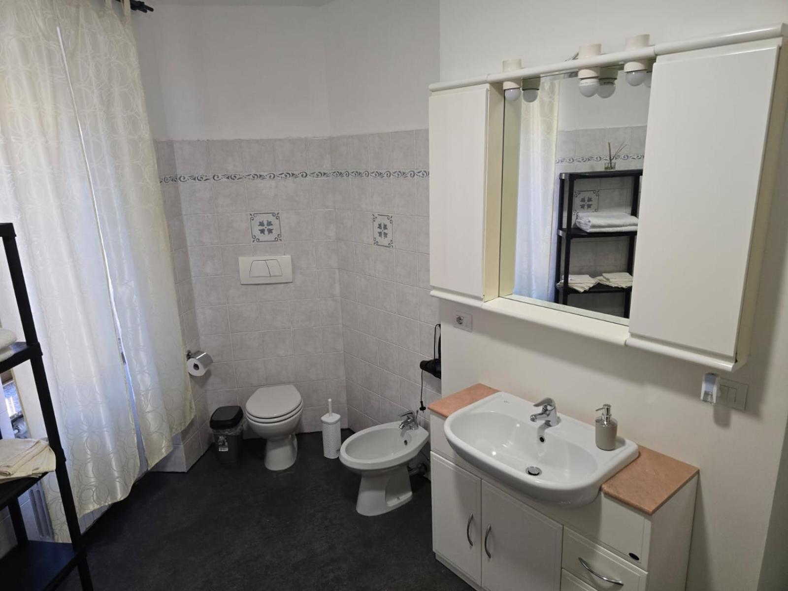 Home Anisia Paderno d'Adda Luaran gambar